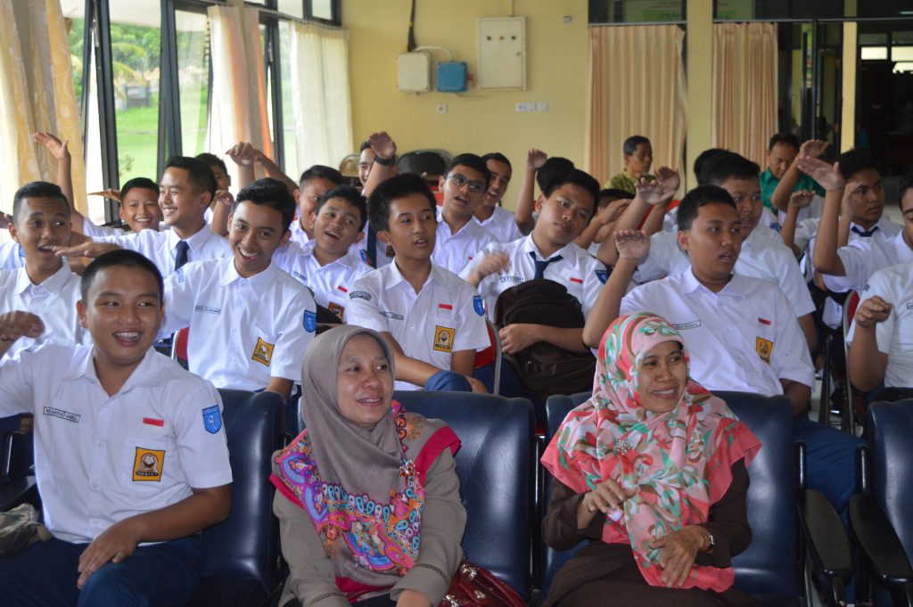 SMP Al Kautsar melaksanakan Outdoor Study ke Sekolah Luar Biasa (SLB) Kemiling