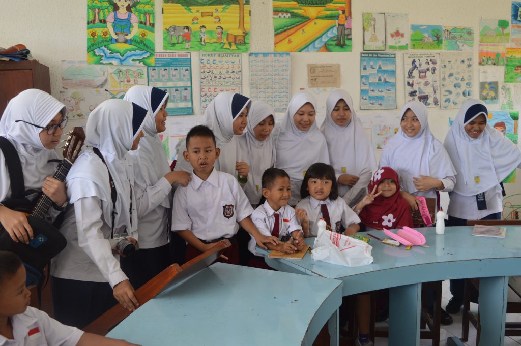 SMP Al Kautsar melaksanakan Outdoor Study ke Sekolah Luar Biasa (SLB) Kemiling